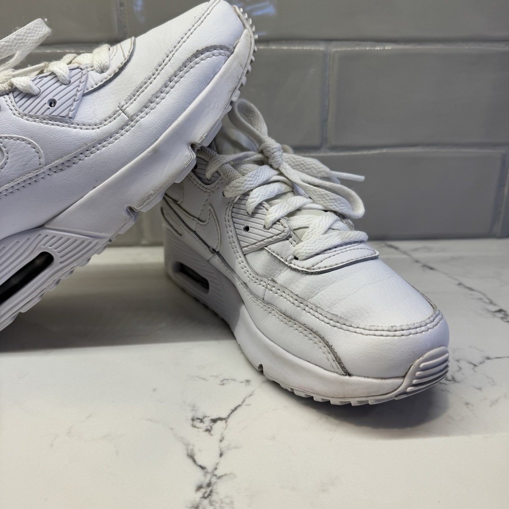 Nike Air Max 90 Kids Sneakers 3Y White Leather Swoosh CD6867-100 - Picture 3 of 16